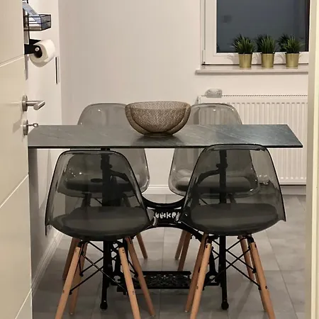 Exklusive 2 Eg Mit Balkon In Lage! *