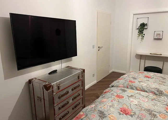 Lägenhet Exklusive 2 Eg Mit Balkon In Lage! *