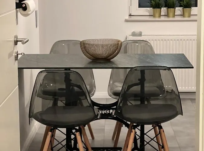 Exklusive 2 Eg Mit Balkon In Lage! *