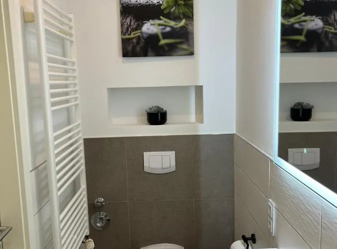 Lägenhet Exklusive 2 Eg Mit Balkon In Lage!