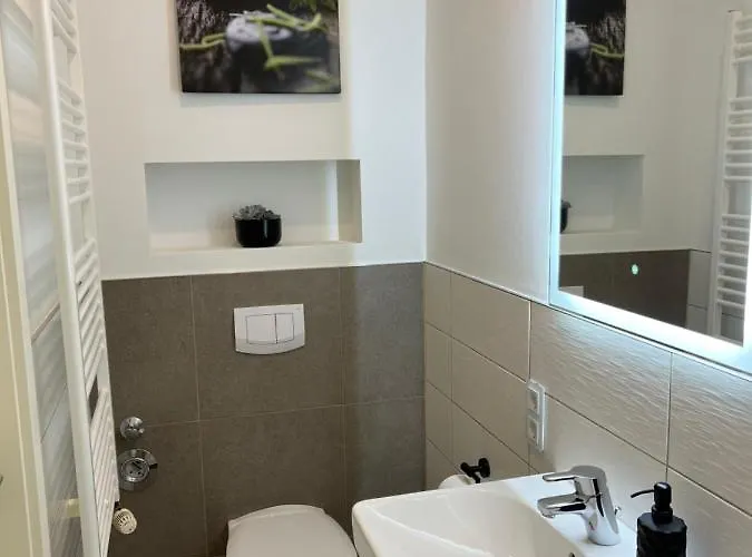 Exklusive 2 Eg Mit Balkon In Lage! * Bremen