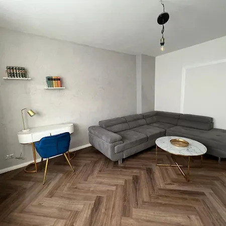 Exklusive 2 Eg Mit Balkon In Lage! *