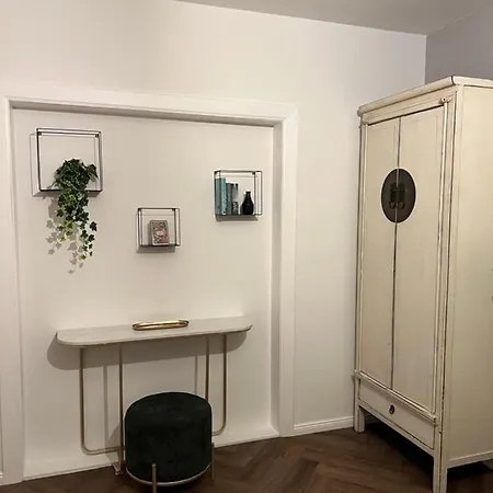 Exklusive 2 Eg Mit Balkon In Lage! * Бремен
