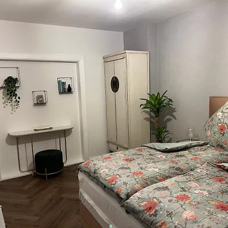 Exklusive 2 Eg Mit Balkon In Lage! Апартаменти *
