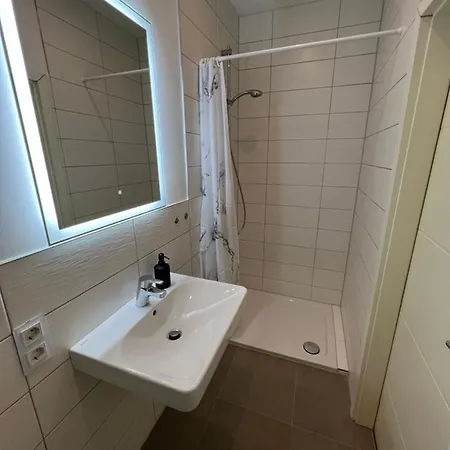 Exklusive 2 Eg Mit Balkon In Lage! *