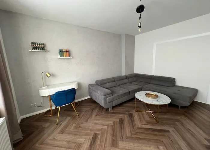 Exklusive 2 Eg Mit Balkon In Lage! *