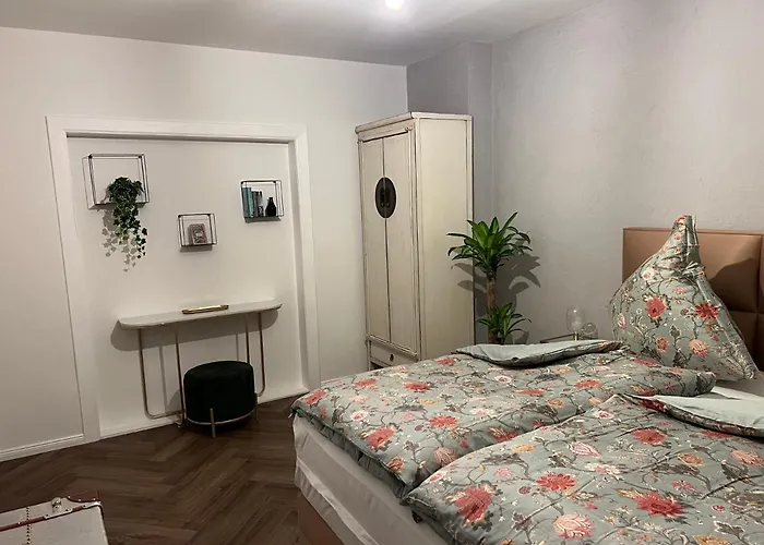 Exklusive 2 Eg Mit Balkon In Lage! 아파트 *