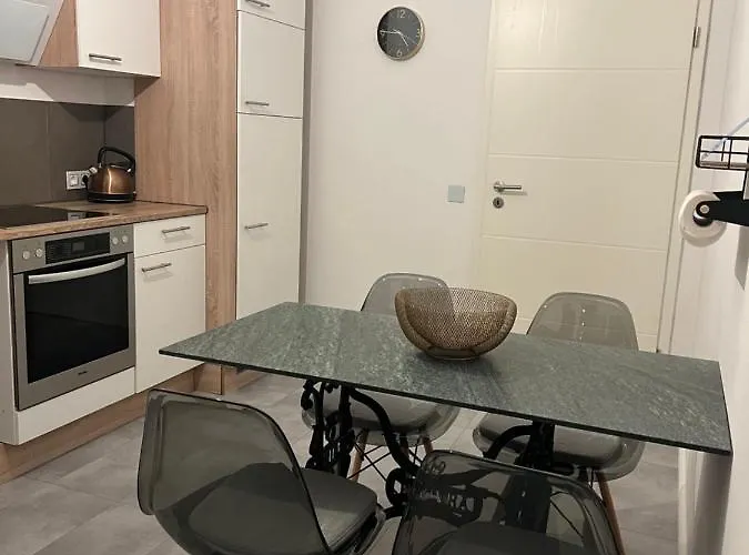 Exklusive 2 Eg Mit Balkon In Lage! *